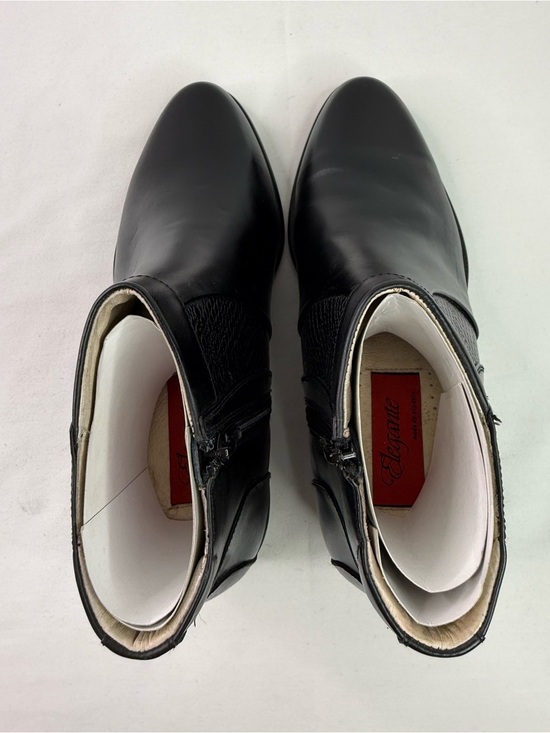 Elegante Brand Leather Ankle Zipper Boots Made in Spain Size 7 Like New!